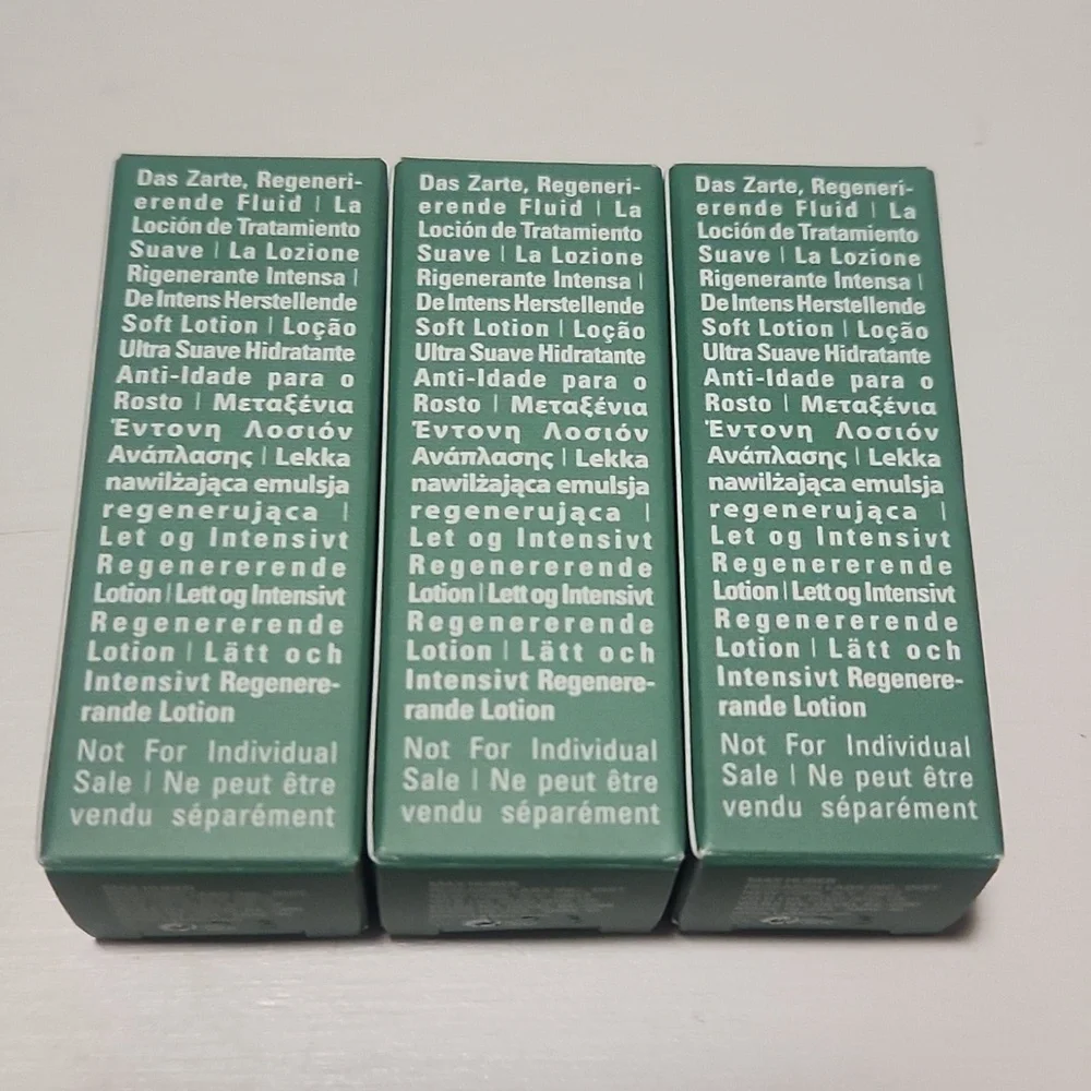 La Mer Moisturizing Soft Lotion Trio - Picture 2 of 3